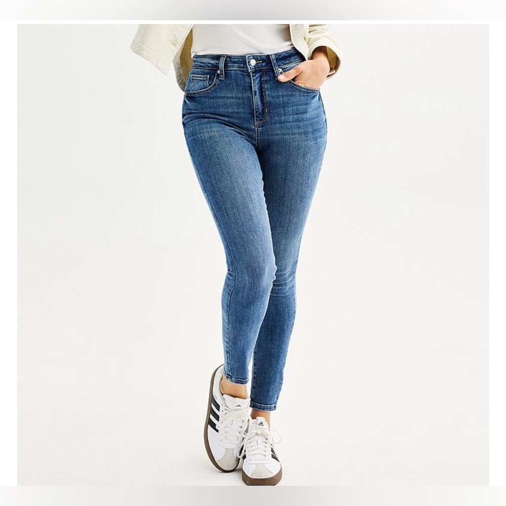 Sonoma Women’s Mid-Rise Skinny Jeans in Medium Wash| Size: 16